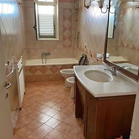Incanto Apartment *
